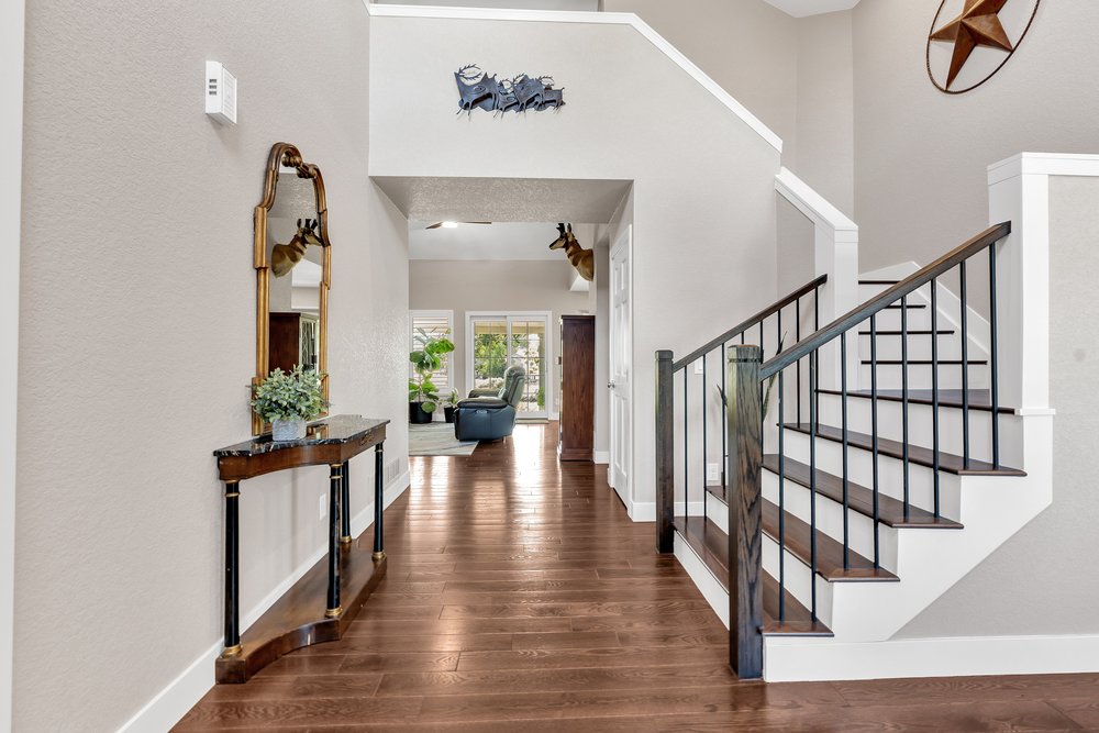 Entryway after photo 5