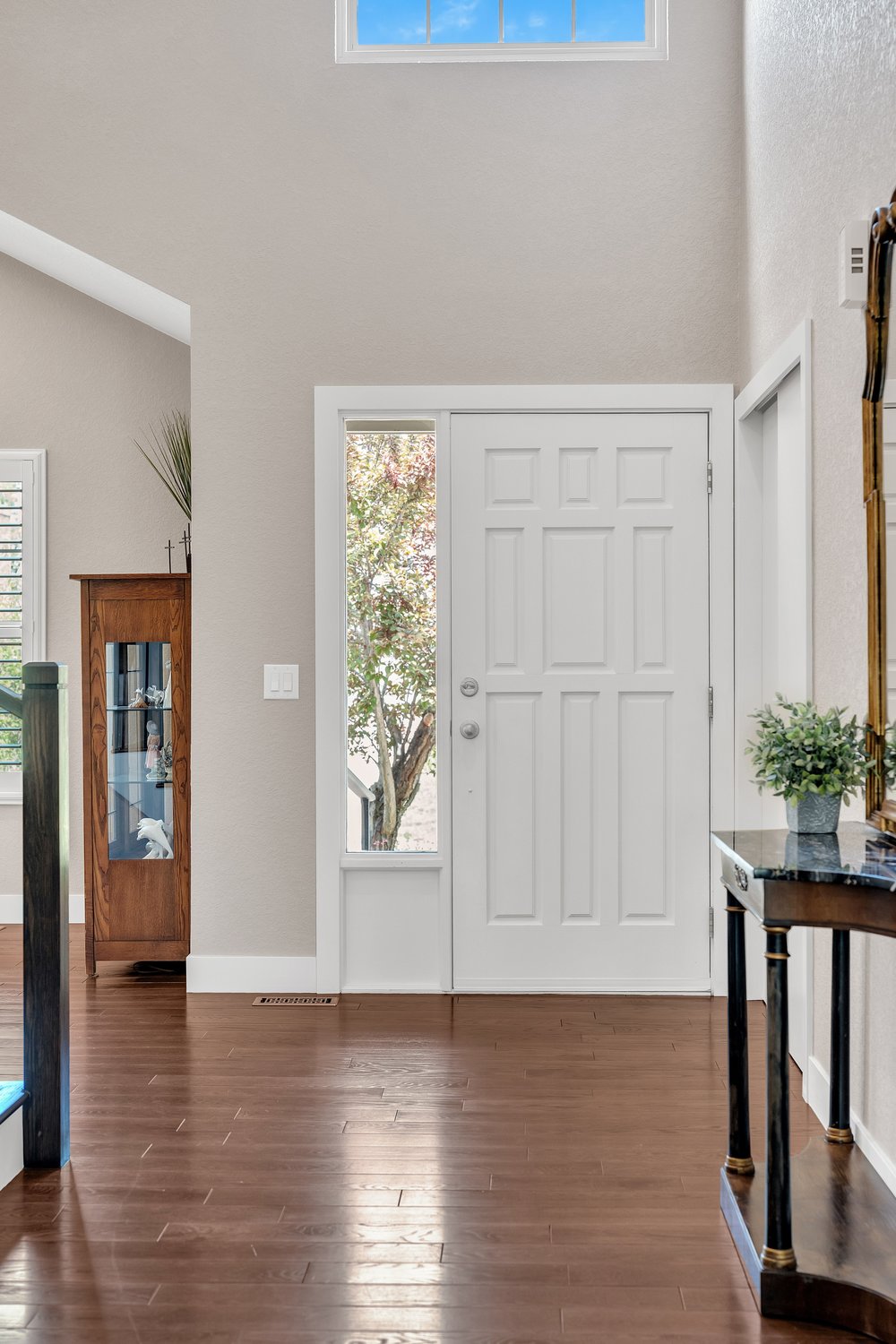 Entryway after portrait photo 1