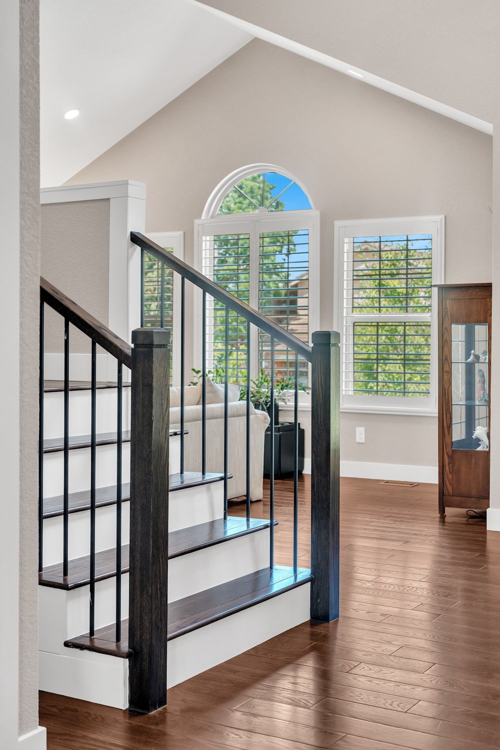 Entryway after portrait photo 4