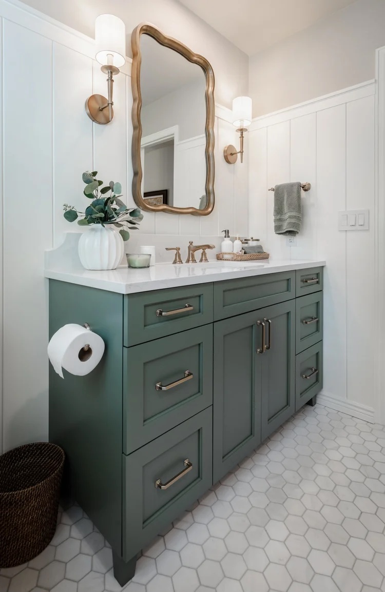 Guest bathroom after photo – lighting
