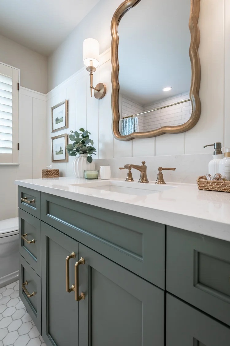 Guest bathroom after photo – shower niche