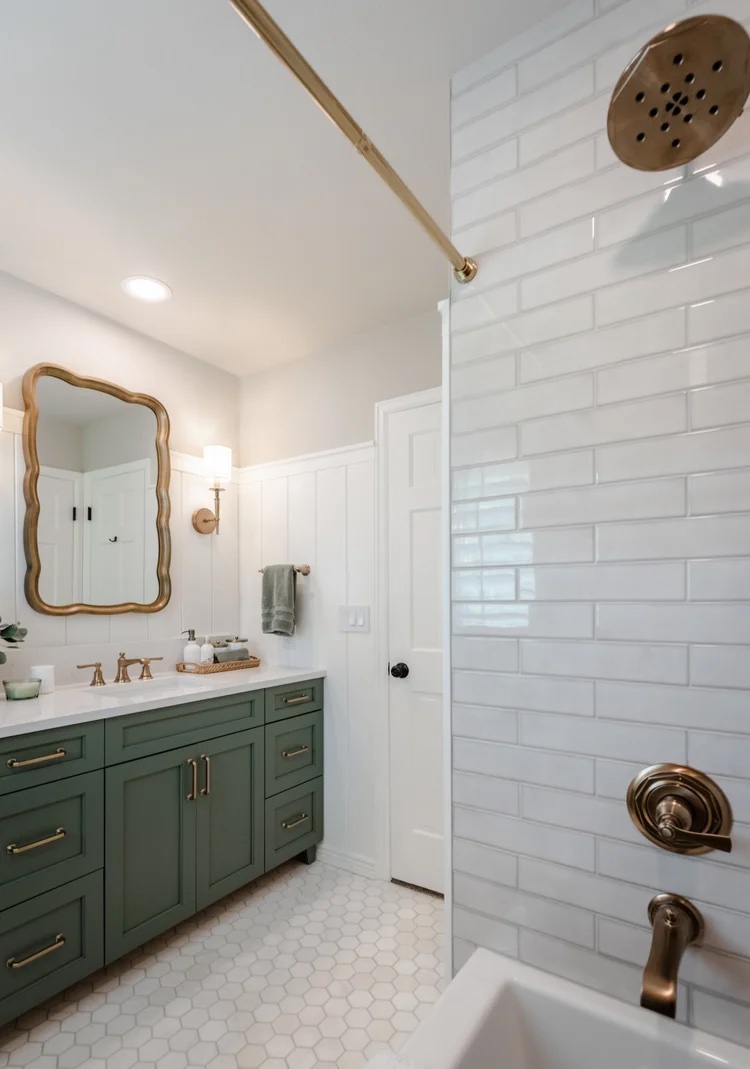 Guest bathroom after photo – final detail