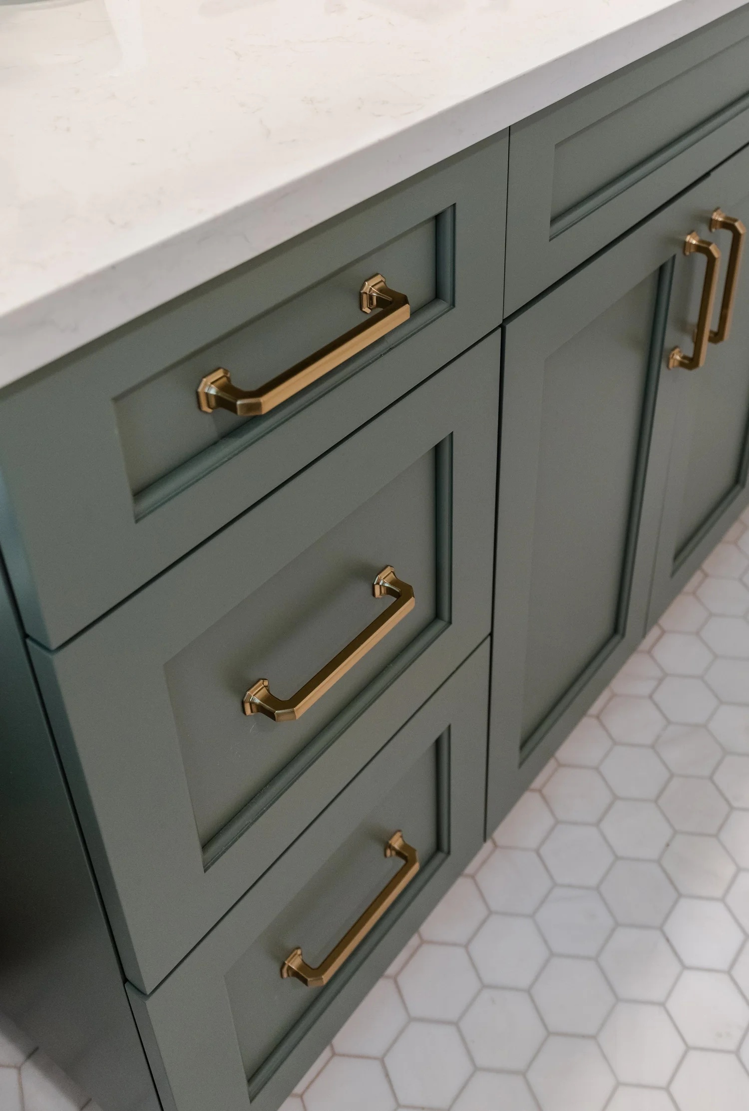 Guest bathroom after photo – completed renovation