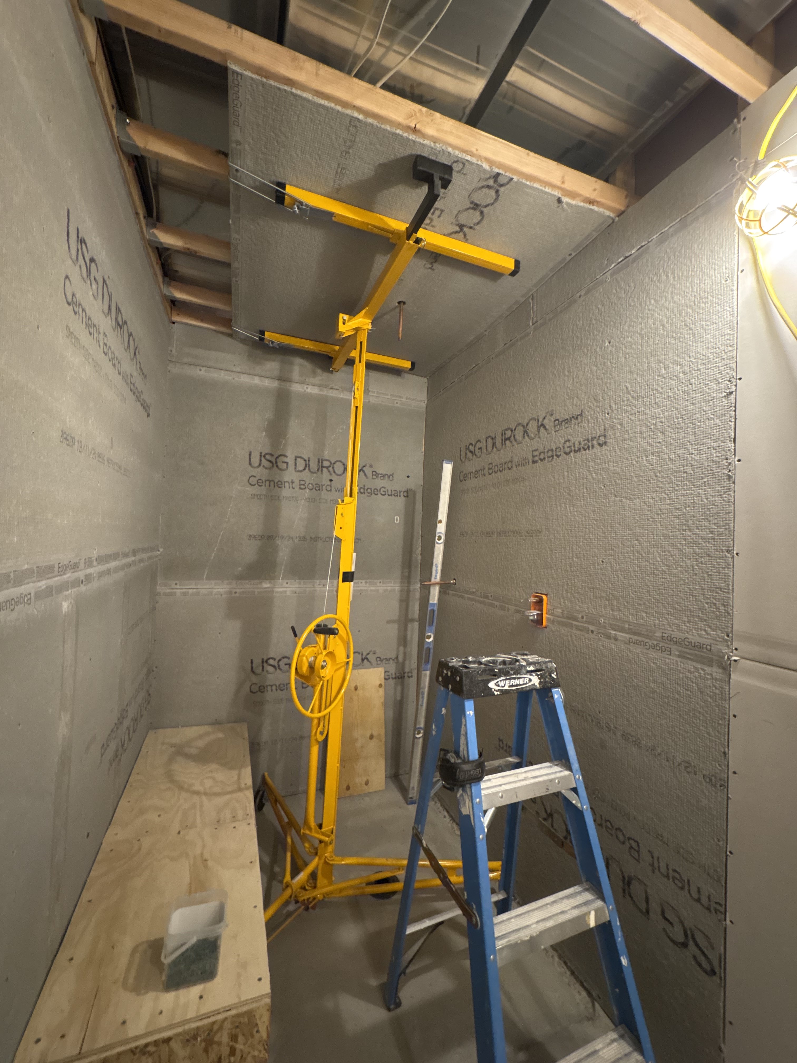 During - drywall lift